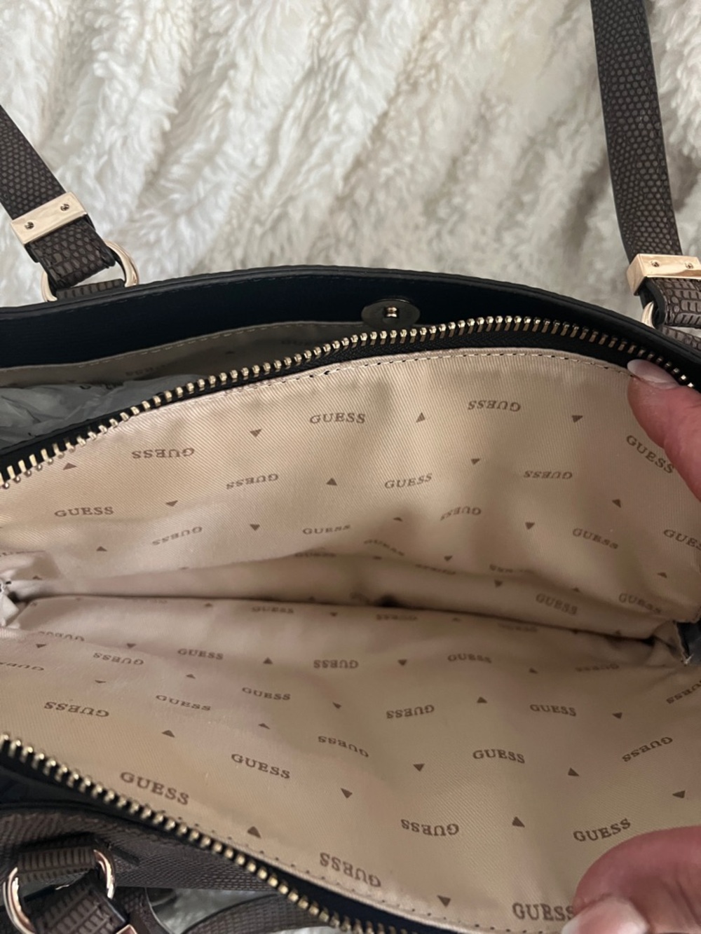 NWT GUESS Textured Purse and Wallet Set - Picture 6 of 14
